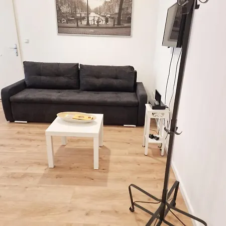 Family Studio For 4 Apartment *