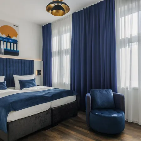 Homaris East Side Hotel