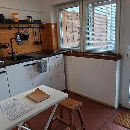 Squat Deluxe Berlin, The Guest house *
