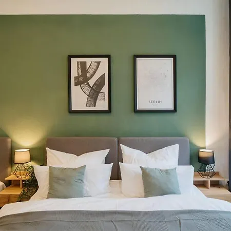Apartment New 130m², Lounge Room, Im Herzen Berlins