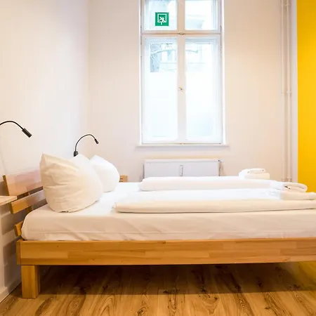 2 Bedroom In Convinient Location Berlin
