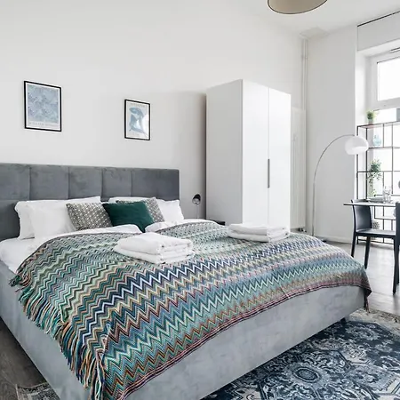 Homely - Spacious, Modern, S-bahn Nearby , Groups & Families Berlin
