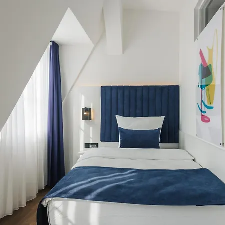 Homaris East Side Hotel