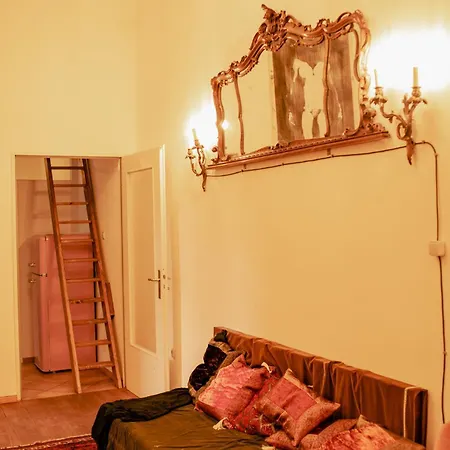 La Vie En Rose: Elegance And Art *