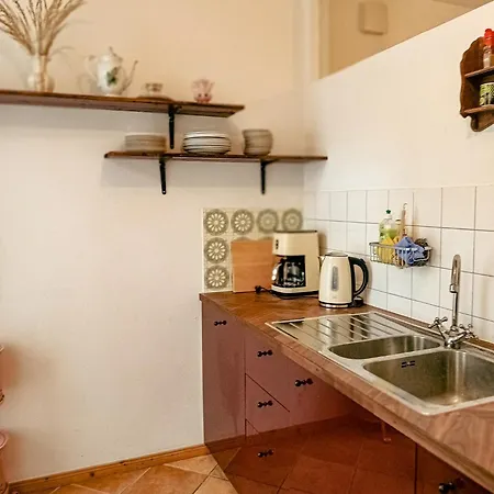 Apartment La Vie En Rose: Elegance And Art Berlin