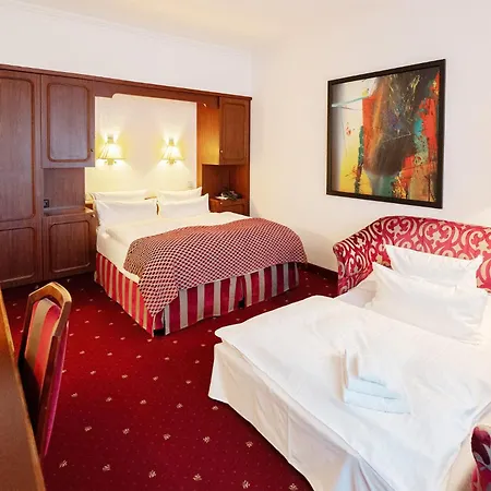 Bernstein Kastania Hotel 4*