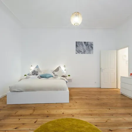 Apartment Wichertstrasse 47 Berlin