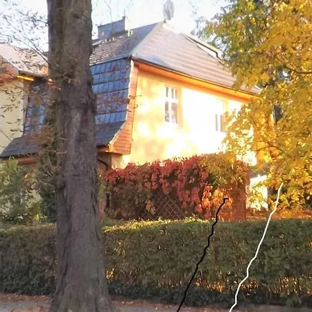 Town-villa, Apartment, Living With Big Sofa Bed , 2 Bedroom, 1kitchen, 1bathroom, 1 Office, 1 Garden Berlin