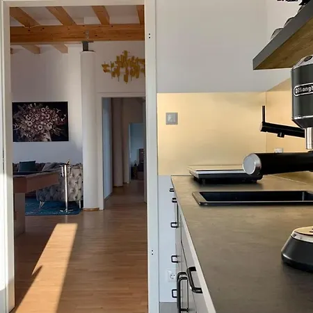Hotel Luxury Penthouse Jacuzzi, Pool Table, Bbq & Desks *