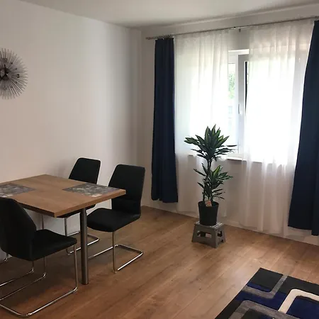 Schoene Neu Erbaute Apartment