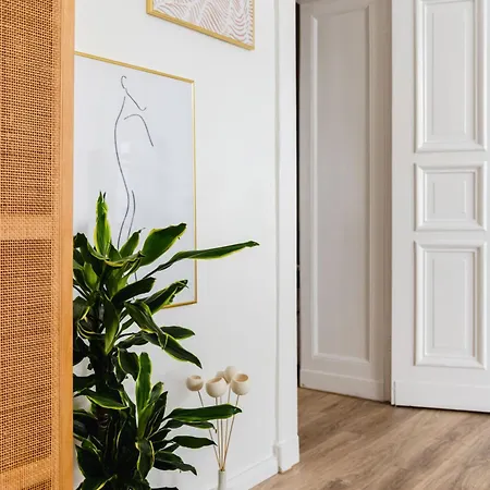Apartment Exklusive Luxus-unterkunft In Mitte: 2 Apartments, 130m², Designer-moebel, Co2 Neutrale Reinigung