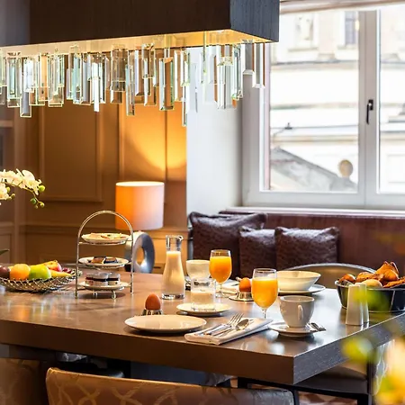 Hilton Hotel 5*