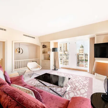 Hilton 5* ברלין