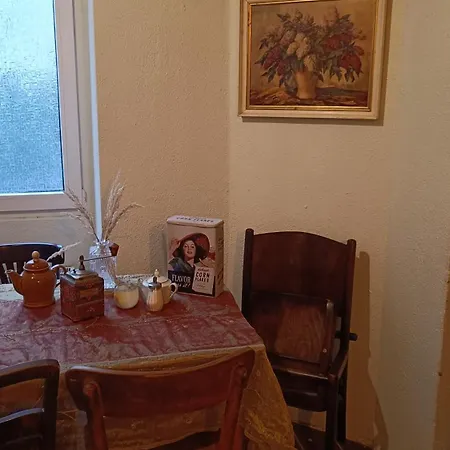 Schoeneberg Flat & Art Gallery Apartment