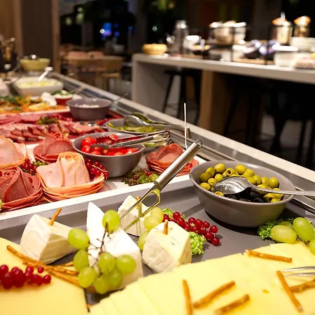 Hotel Novotel City Potsdamer Platz 3*