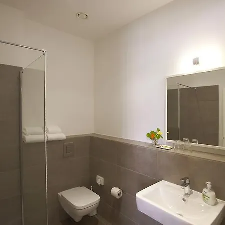 Huettenpalast Отель 2*
