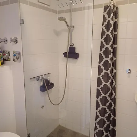 Business Apartment *