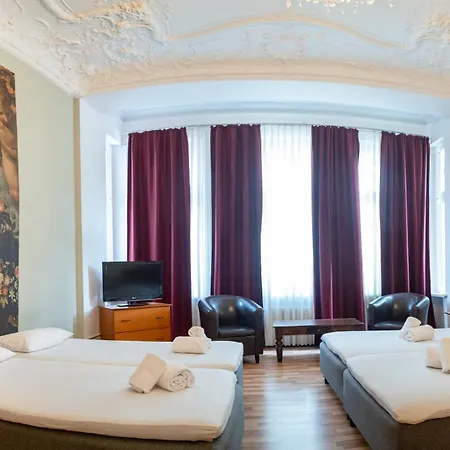 Hotel Safestay 3*
