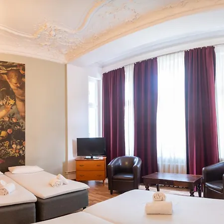 Safestay Hotel 3*
