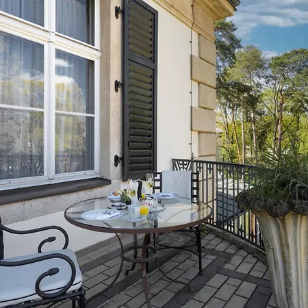 Schlosshotel Berlin 호텔 베를린