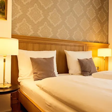 Hotel Lindenufer 3*