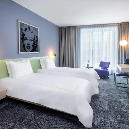 Park Plaza Отель 4*