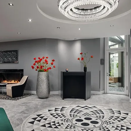 Roomers Steinplatz, Autograph Collection 5*