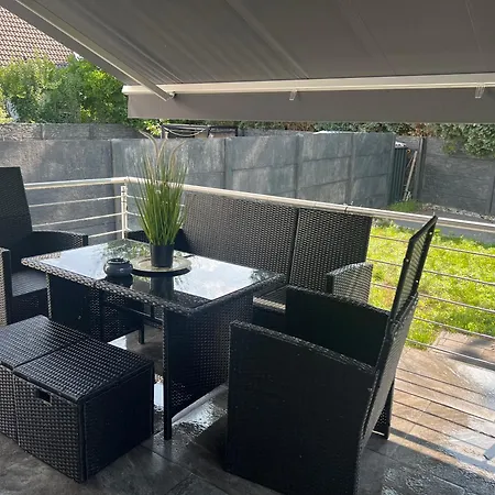 Apartment Luxus-doppelhaushaelfte Im Ruhigen Blumenviertel Berlin