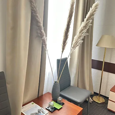 Hotell Adam 2*