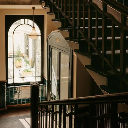Boutique Chateau Royal Hotel