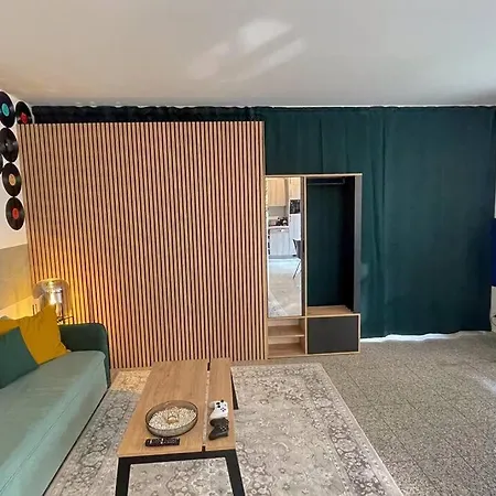 Modern L Netflix L Fast Wifi L Xbox Apartment Berlin