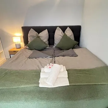 Modern L Netflix L Fast Wifi L Xbox Apartment Berlin