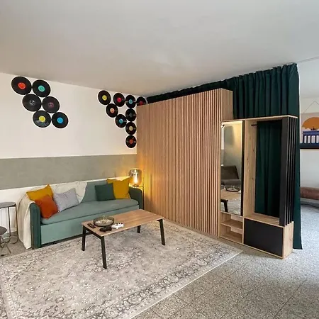 Modern L Netflix L Fast Wifi L Xbox Apartment *