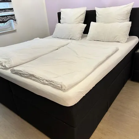 Traumhafte Haushaelfte Mit Kamin, Garten & Whirlpool Берлин