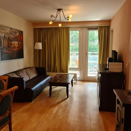 Topdomizil Checkpoint Plaza Apartment