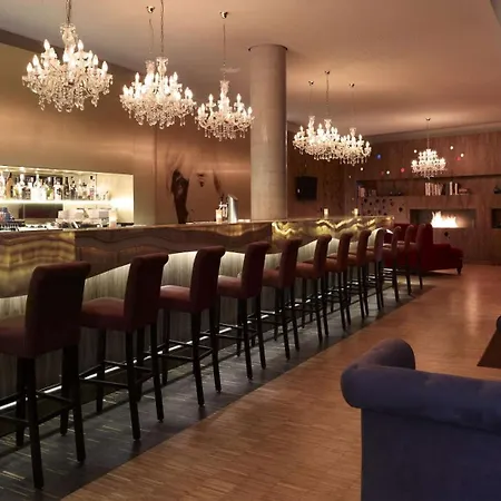 Park Plaza Hotel 4*