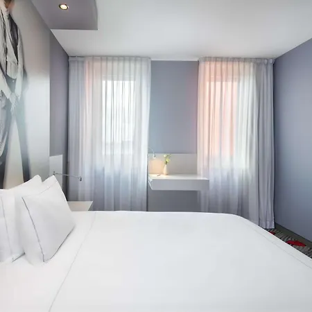Park Plaza 4*