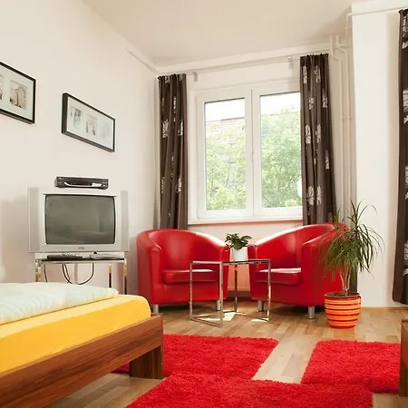 Apollo Apartment *