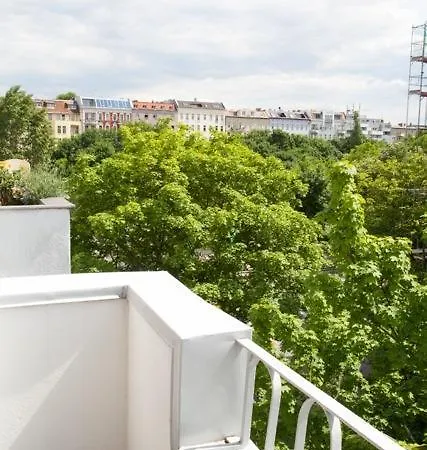 Apollo Apartment *