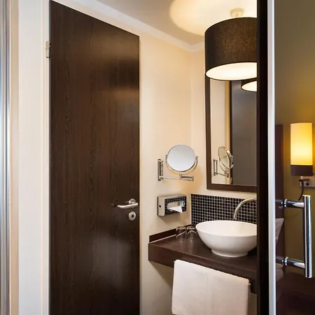 Leonardo Hotel 3*