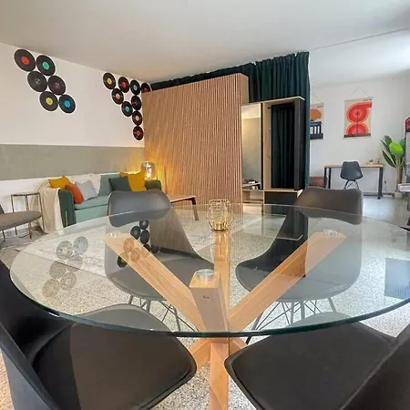 Apartment Modern L Netflix L Fast Wifi L Xbox
