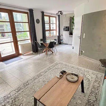 Modern L Netflix L Fast Wifi L Xbox Apartment *