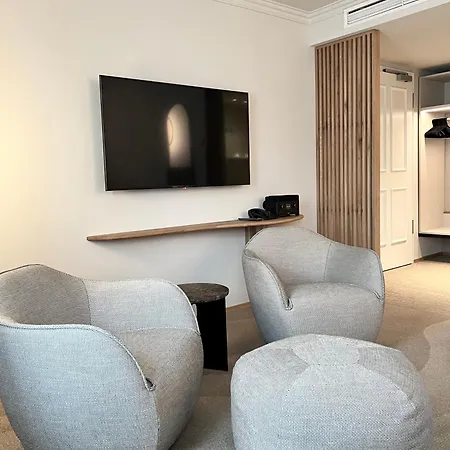Adelante Boutique Hotel 4*