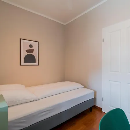 Aparthotel & 3*