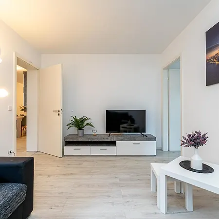 Apartment 5-zimmer-apartment Nahe Mueggelsee