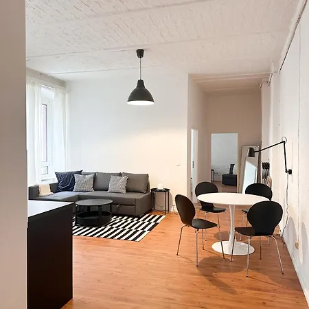 Nook Design-apartments Mit Kueche, Duschbad, Neben U-bahn Station Aber Ruhig Gelegen Apartment Berlin