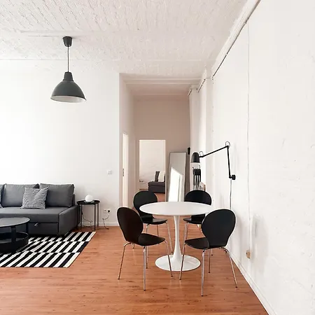 Nook Design-apartments Mit Kueche, Duschbad, Neben U-bahn Station Aber Ruhig Gelegen Apartment *