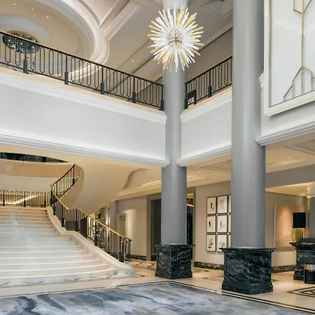 The Ritz-carlton,