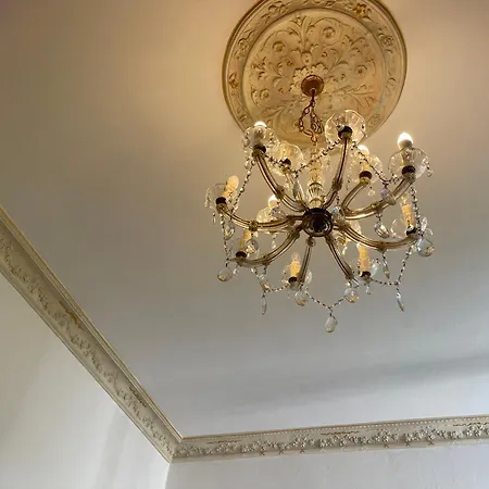 Apartment Vorhang Auf!