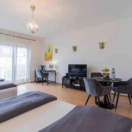 Modern & Bright +parking @kurfuerstendamm Apartment Berlin